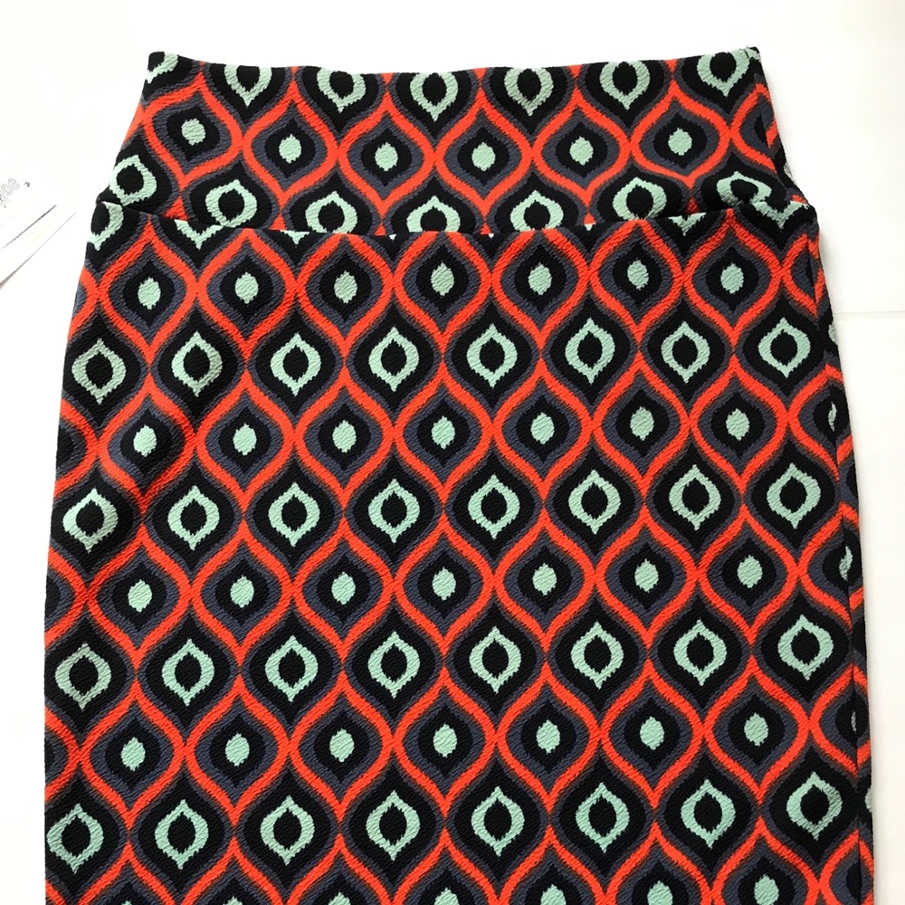 Small Lularoe Cassie Pencil Skirt
